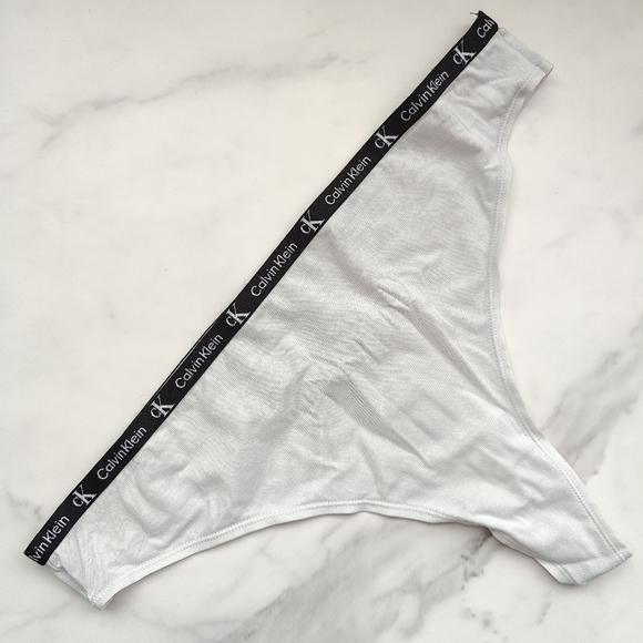 NWOT CALVIN KLEIN 1996 COTTON STRETCH MODERN THONG PANTY IN GALAXY GREY SIZE EXT - Picture 1 of 3